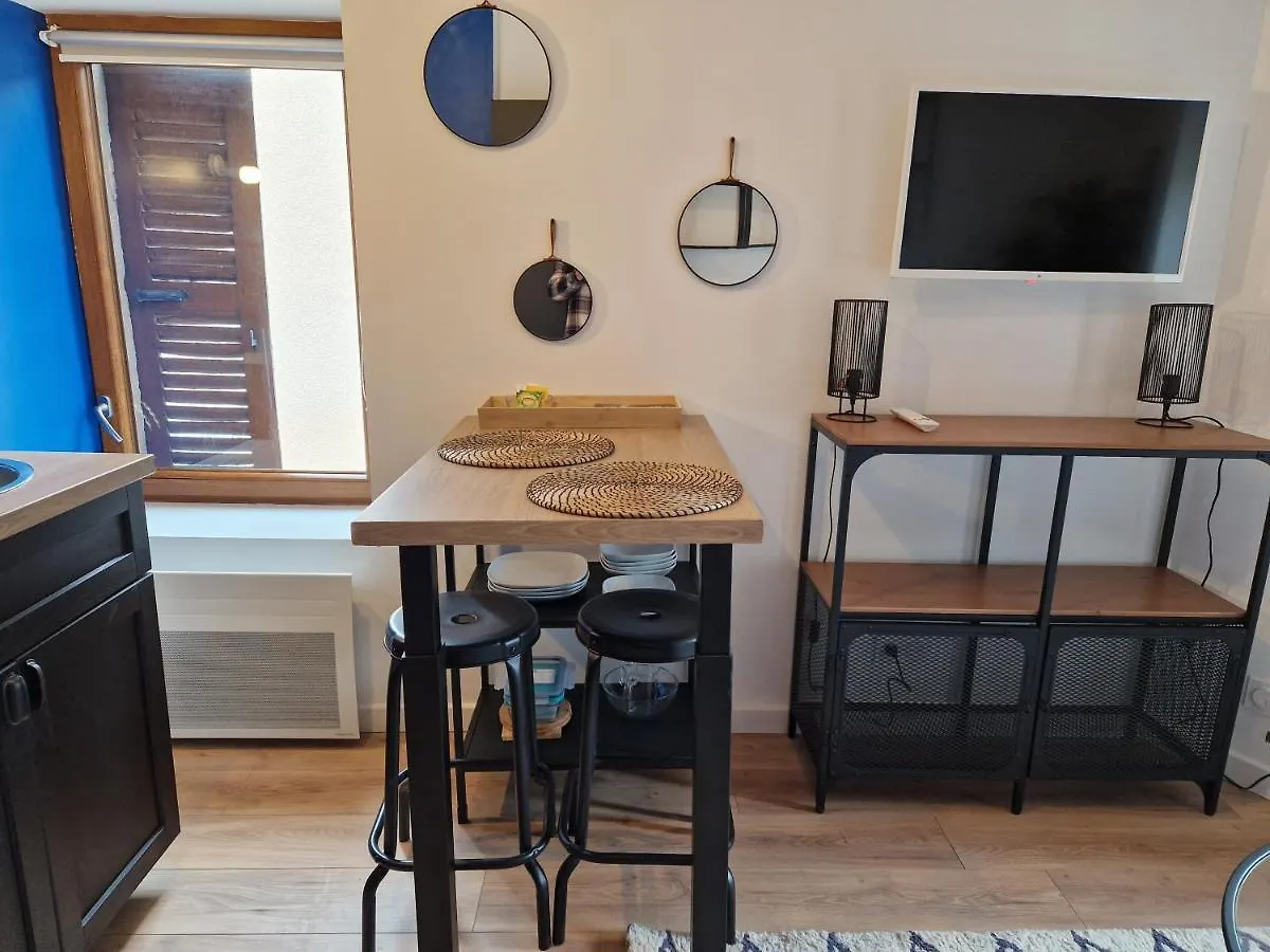 Blue Studio Confort Et Thermes Royat 0*,  France
